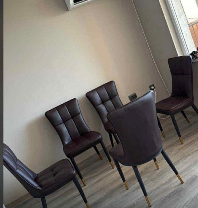 Трапезна маса със 5 стола