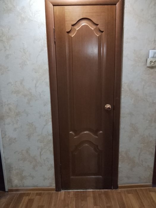 6 қоңыр  есік сатылады!