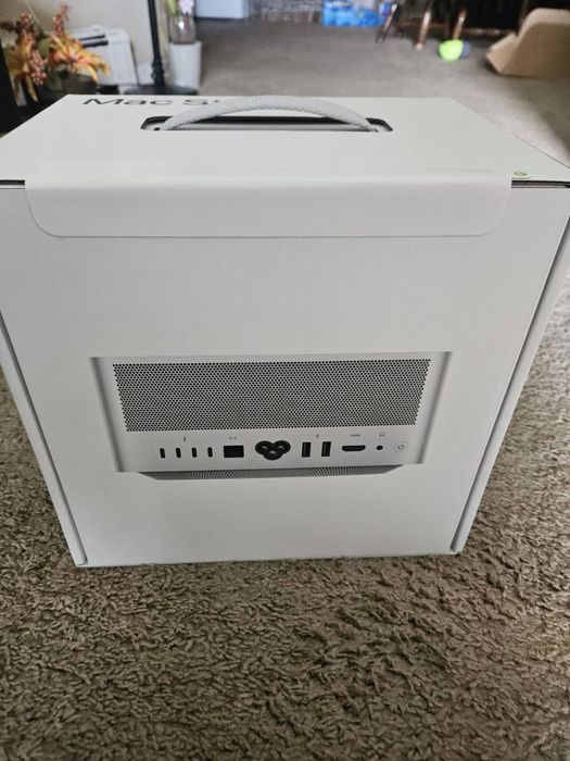 Mac Studio M5 Max / 48 RAM / 1TB / Гаранционен