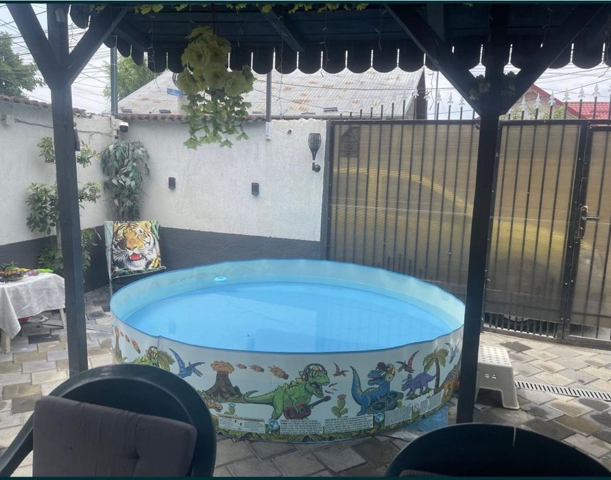 Piscina copii model dinozauri