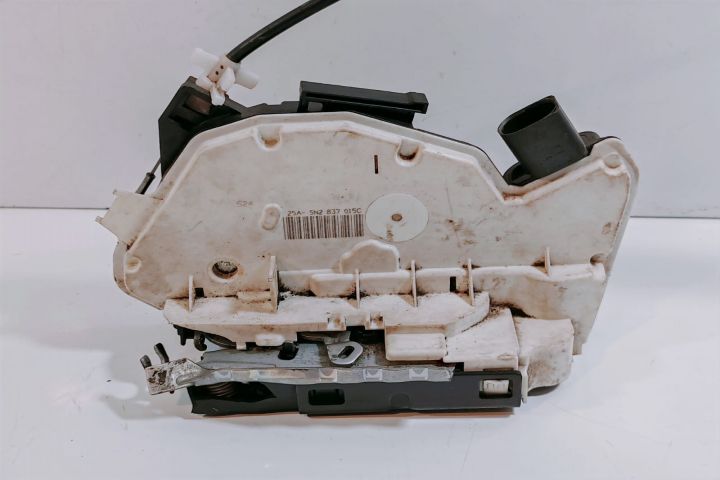 Broasca Usa  stanga fata 5N2837015C Volkswagen VW Passat CC prima gen