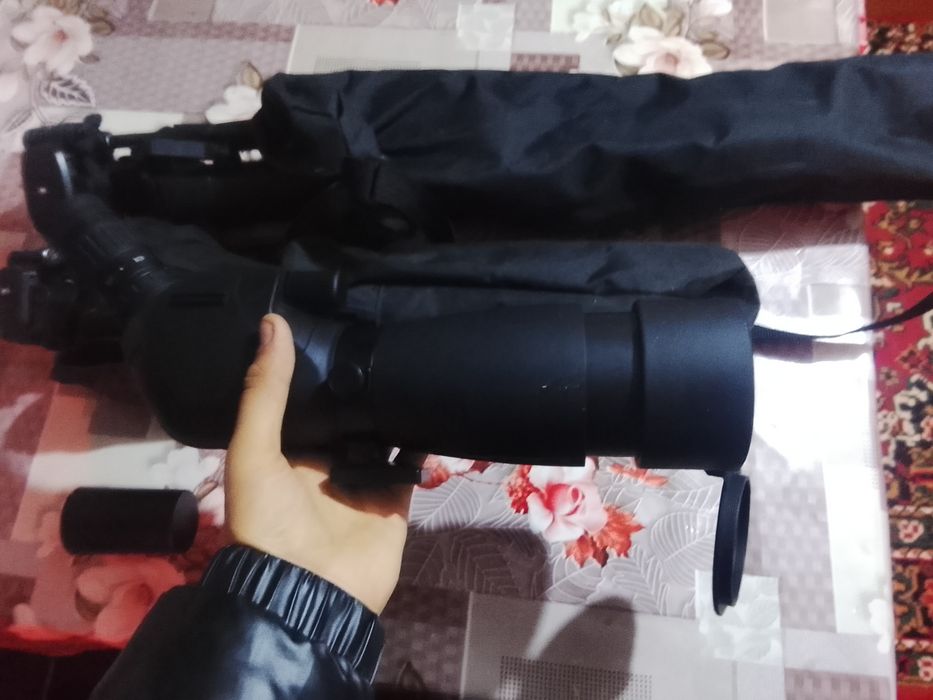 Vând telescop magion el este nou dar cutia este puțin stricată