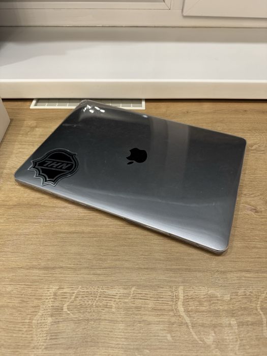 Продам  Macbook air 2020 m1 256 gb