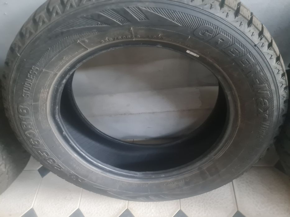 Продам зимние шины от кия спортеж 235/60/18