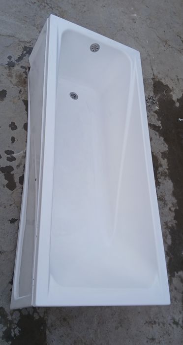 Акриловой ванна. Размер 170х70 см.