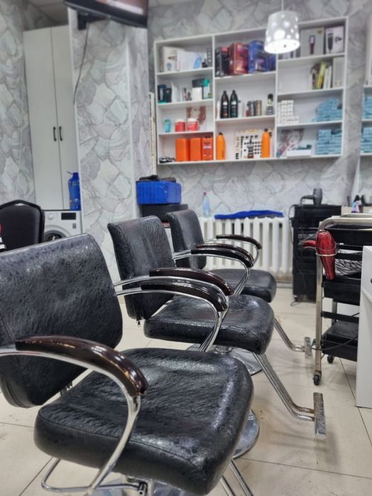 Парикмахерские кресло