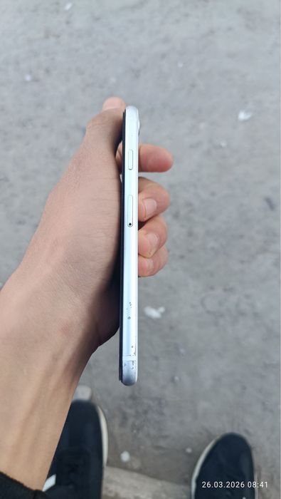 Iphone se 2 2020 Naxtgayam sotiladi