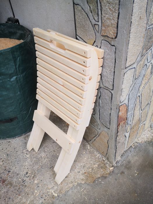 Дървени градински сгъваеми столове