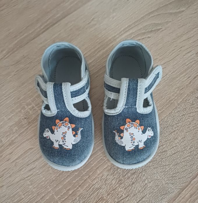 Пантофки КиК размери 23 24 25