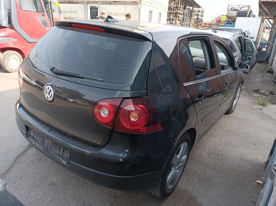 Dezmembrari  VW GOLF 5  2003  > 2009 1.6 FSI Benzina