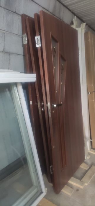 Двери (Межкомнатные) б/у