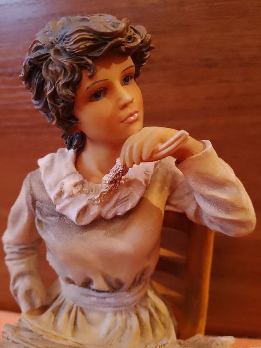 Две фигури "Зимна реколта" и "Котета"