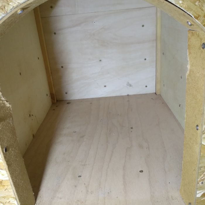 Vînd cușcă câini