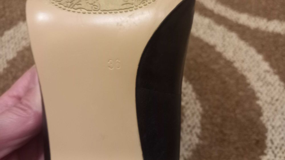 Черни обувки от естествена кожа на ток 5th Аvenue