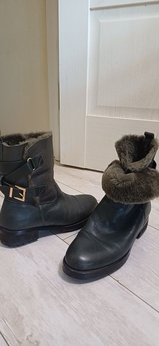 Продам б/у обувь.