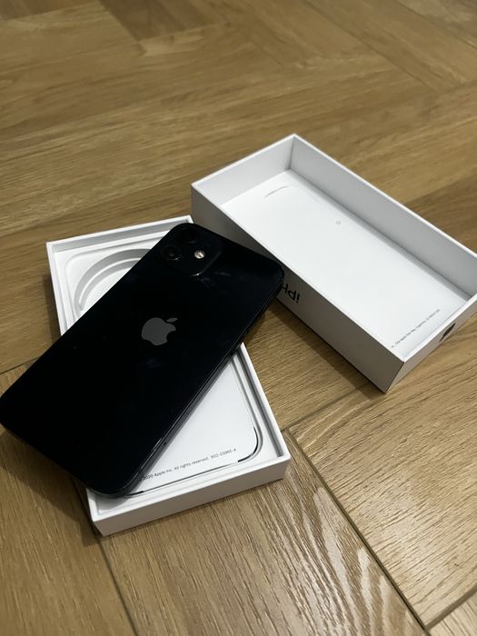 iPhone 12 mini в хорошем состояние