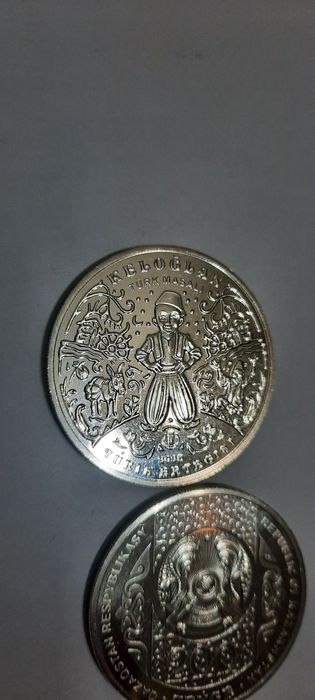 Монетки из ролла, 900 тг