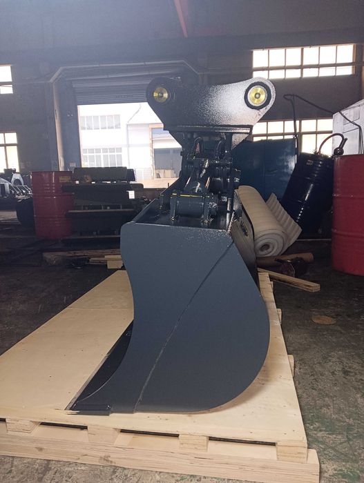 Cupa de taluz cu inclinatie hidraulica  pt excavatoare de  6-9 tone