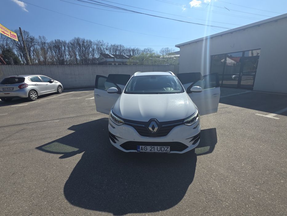 Vând Renault Megane 4 an 2021 1