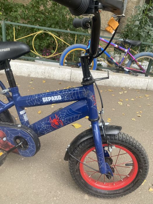 Продам велик детский для мальчика  2,3 года
