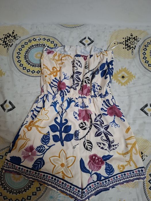 Неизползвани чисто нови дрехи