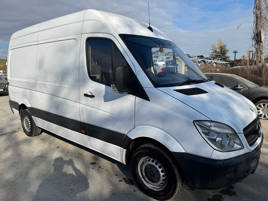 Dezmembrez Mercedes Sprinter 311, 313, 315 CDI Far/ Bara/ Capota/Grila