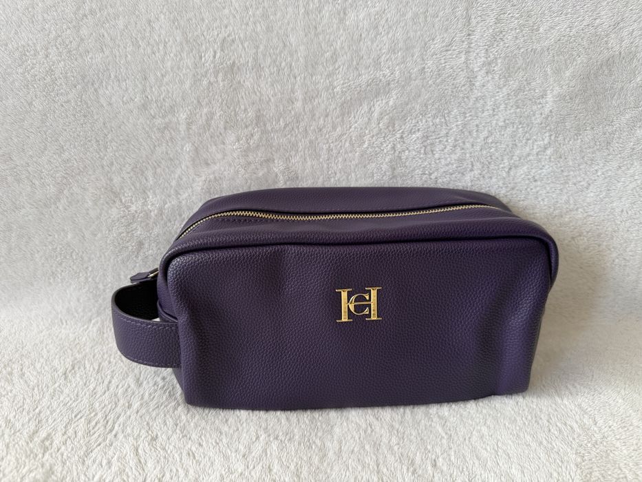 Луксозен кожен козметичен несесер  CH Carolina Herrera за грим за козметика Vichi Sephora Chloe Guerlain Narciso Rodriguez Dior чанта чантичка клъч