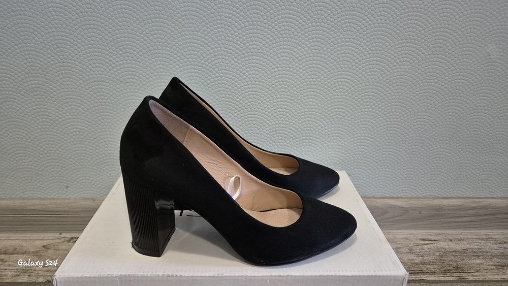 Обувки на висок ток