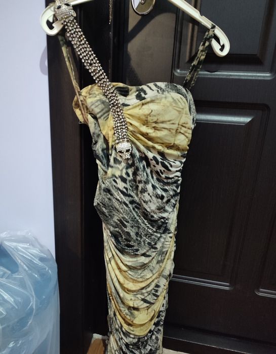 Продам платье для девушки