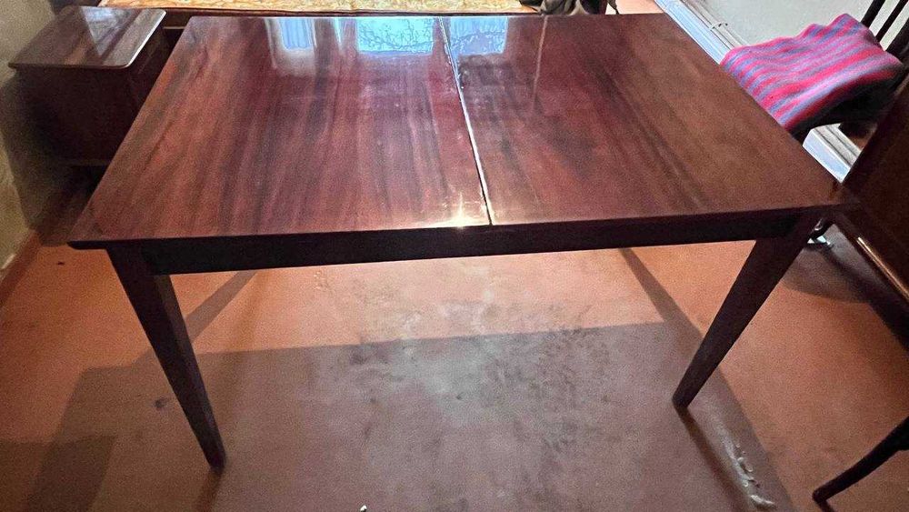 Продам деревянный стол