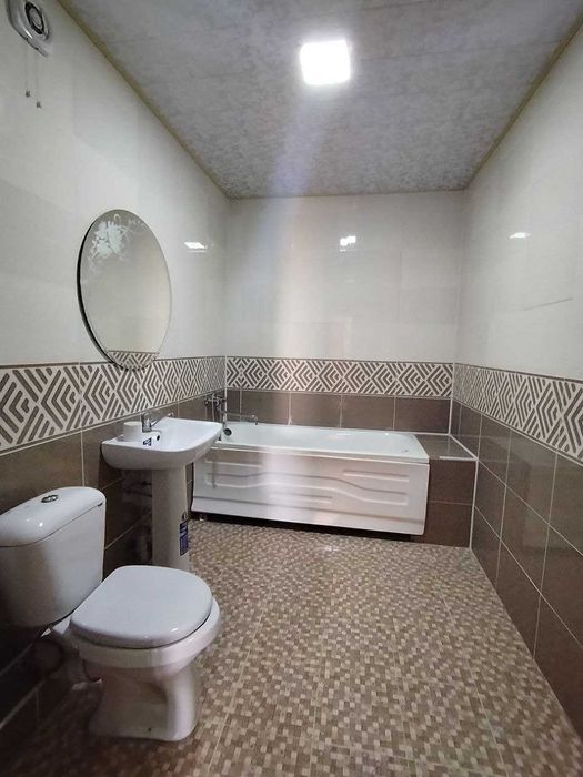 Продается 4х комнатная квартира на Шарк1 базарчик 127 м2Цена 60000 у.е