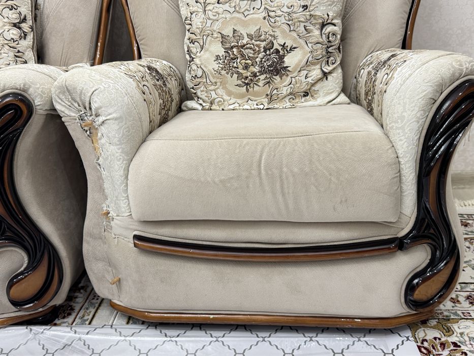 Диван с креслами