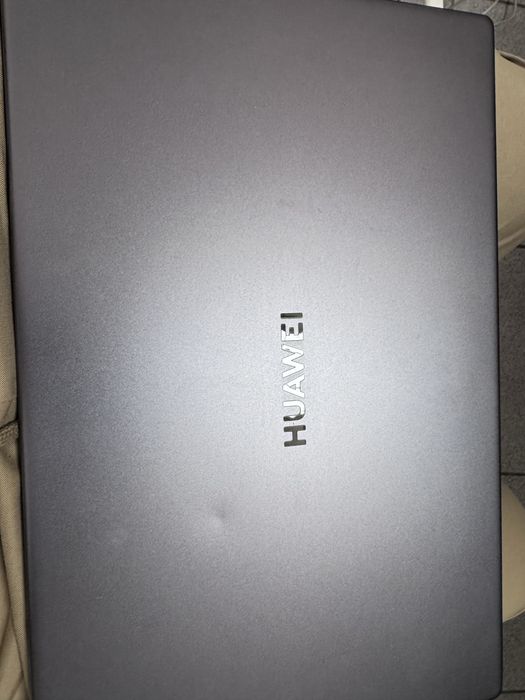 Ноутбук        Huawei