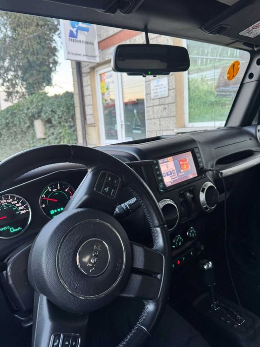 jeep wrangler SAHARA 2.8CRD automat 2015 110mii km + soft top