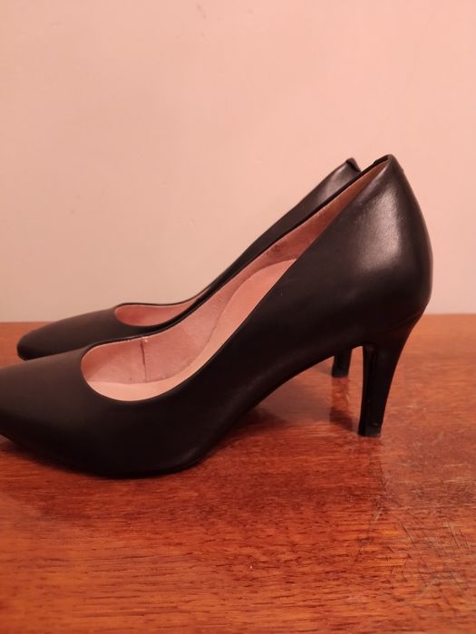 Женские модельные туфли