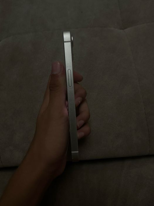 Iphone13,140 000