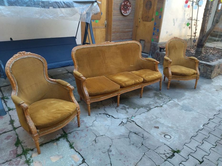 Консоль с инкрустацией, Румыния, красное дерево.