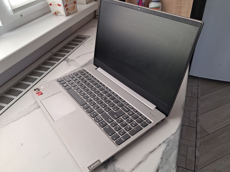 Продам ноутбук Lenovo