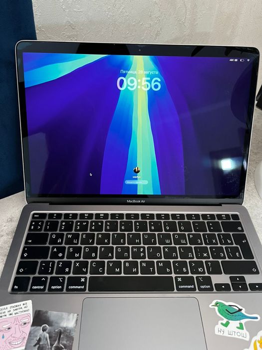 Macbook сатылады!