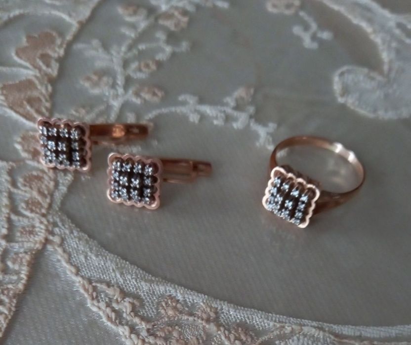 Продам бриллиантовый комплект заводской