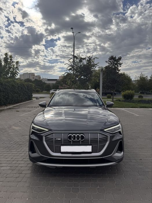 Audi e-tron 50 quattro 2021