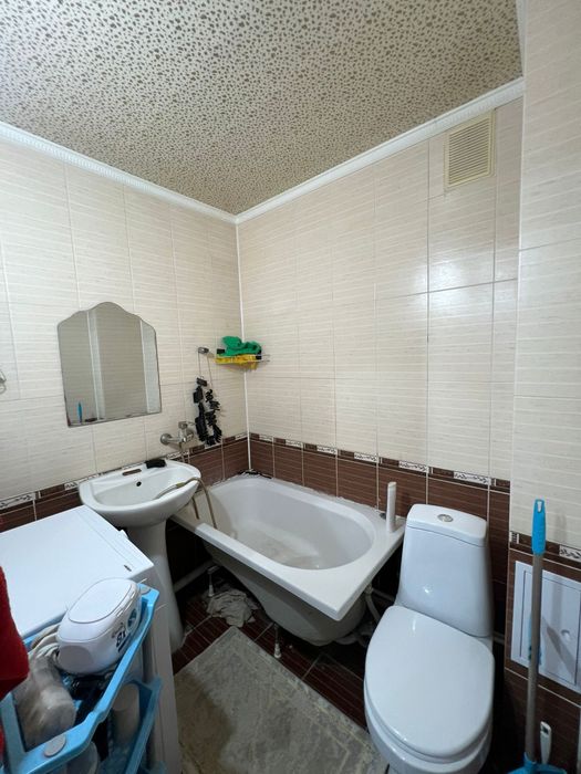 Продам 1 кв 6/6 эт 1994 г Жилгородок Е батыра 7