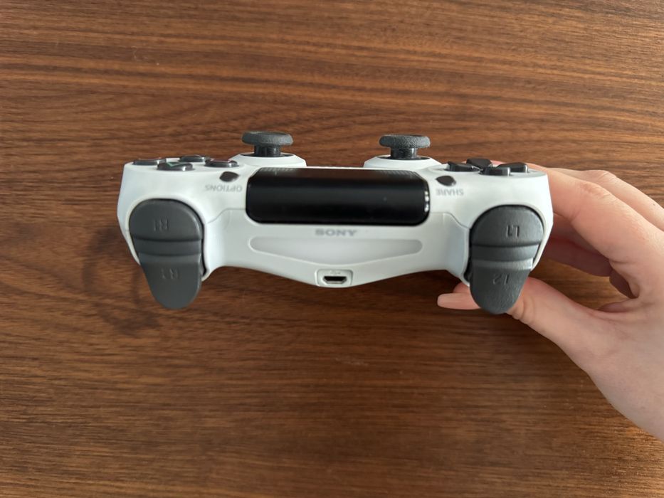 PlayStation 4 DualShock Controller – отлично състояние