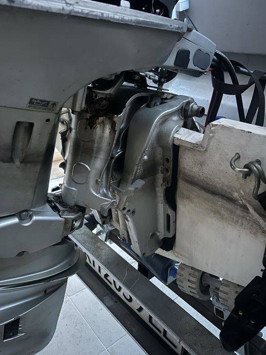 Продавам лодка риб LOMAC с двигател хонда