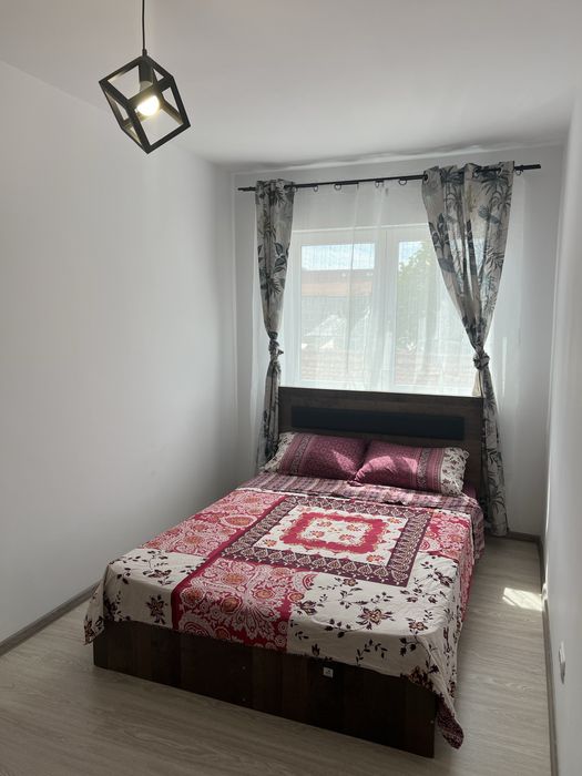 Inchiriez apartamnt 4 camere in orasul Sinaia pe termen lung