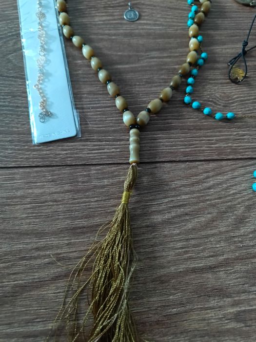 Set bijuterii si gablonturi