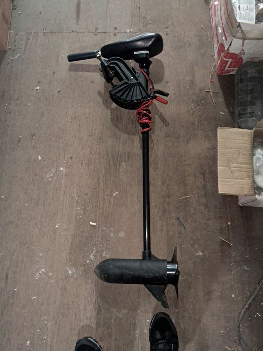 Продам моторку с аккумулятором