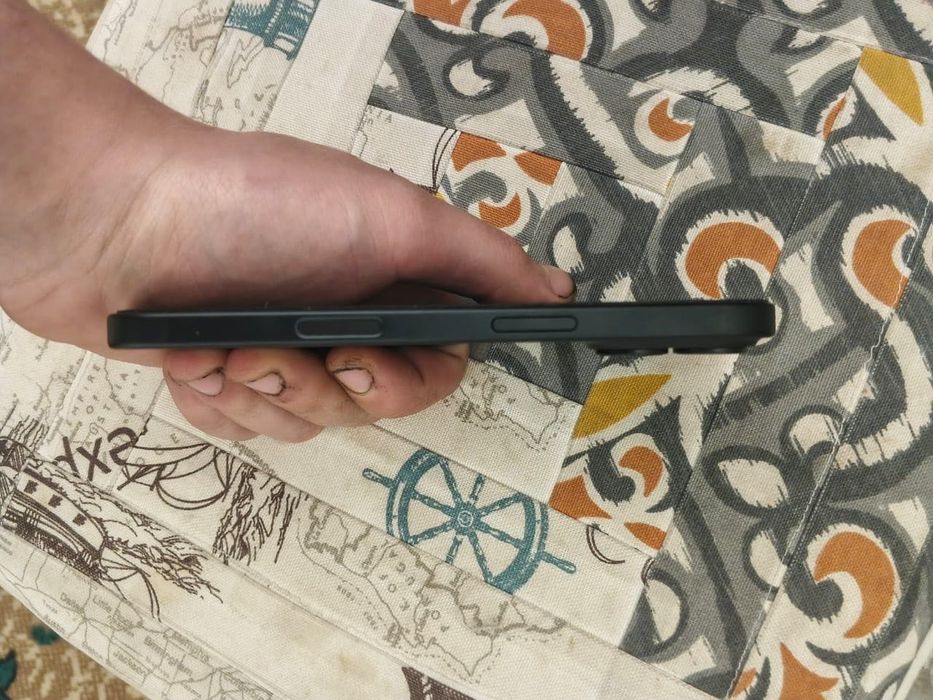 Айфон 16 256 гб 100 акб срочно торг