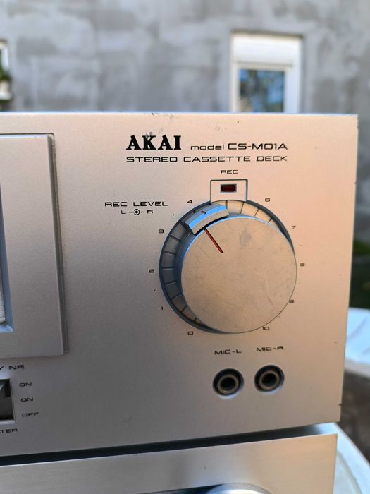 Усилвател и дек "AKAI"