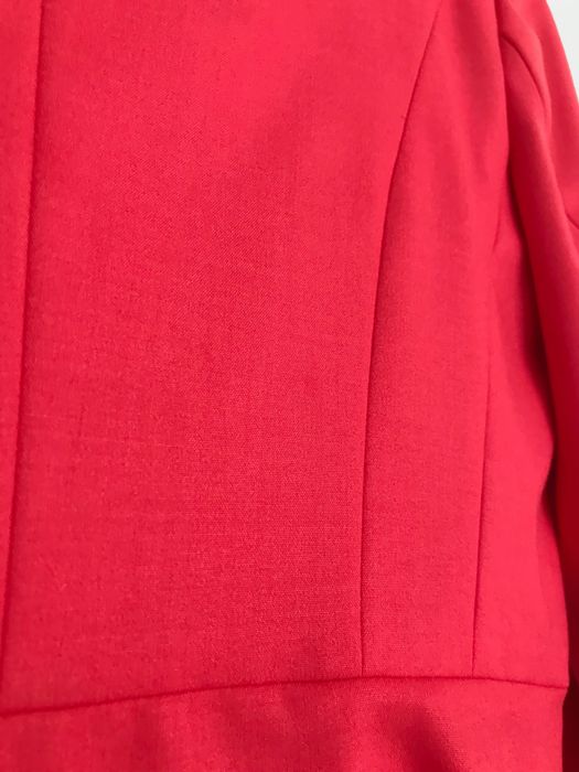 Костюм в две части: рокля (M) и сако (S) - 38% вълна, произведен в БГ